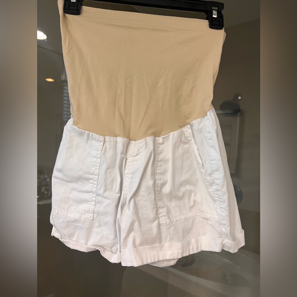 A glow Women's White Maternity Shorts